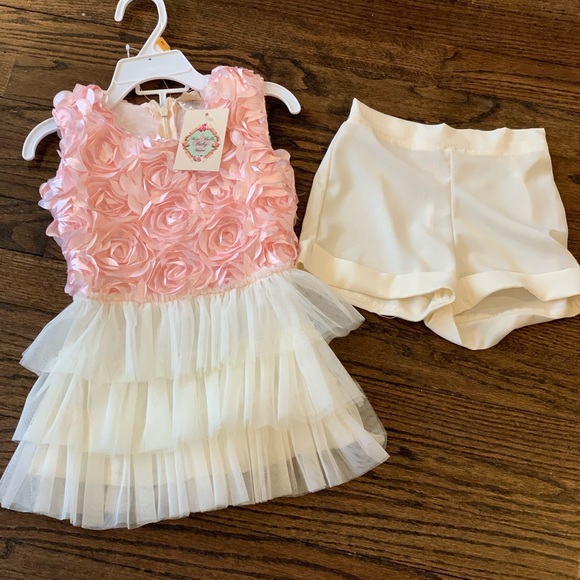 Mia Belle Baby Couture Other - Pink and cream colored rosette shirt and shorts